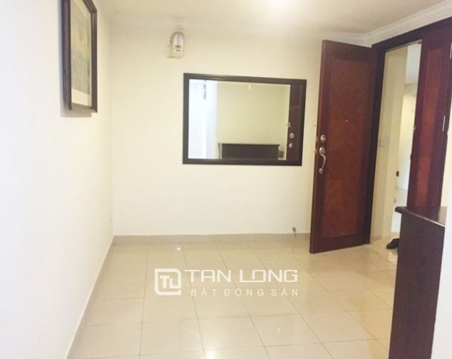 Cho thuê căn hộ sàn gỗ 3 phòng ngủ G2, Ciputra