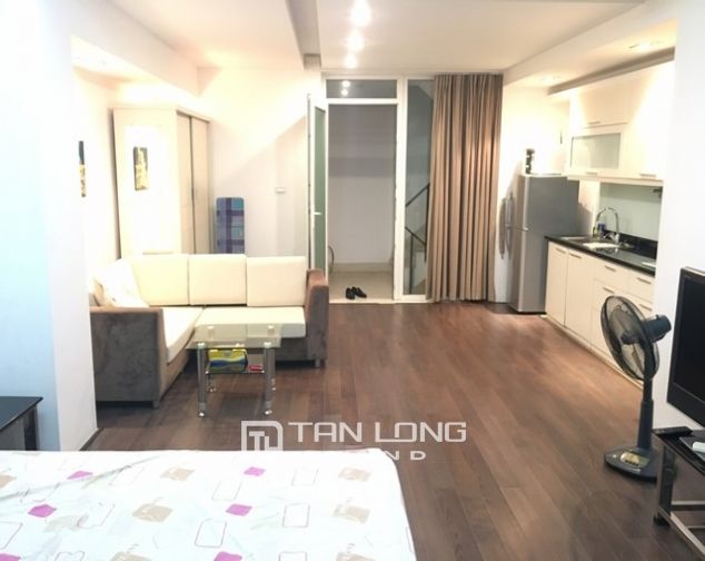Cho thuê căn hộ studio tại Đặng Thai Mai, Tây Hồ, nội thất tiện nghi đầy đủ.