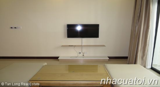 Cho thuê căn hộ tai R2, Royal City Hà Nội.