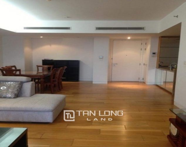 Cho thuê căn hộ tại tòa tây dự án Indochina, diện tích 145m2, 3 phòng ngủ