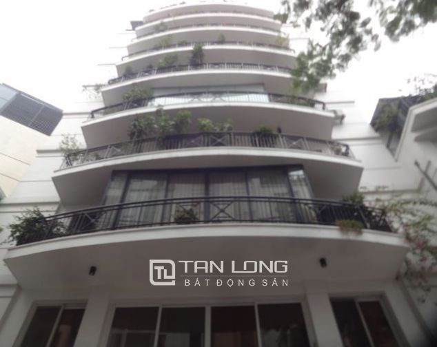 Cho thuê căn hộ tầng 8 tòa nhà trên phố Nam Tràng, phường Trúc Bạch, quận Ba Đình, Hà Nội