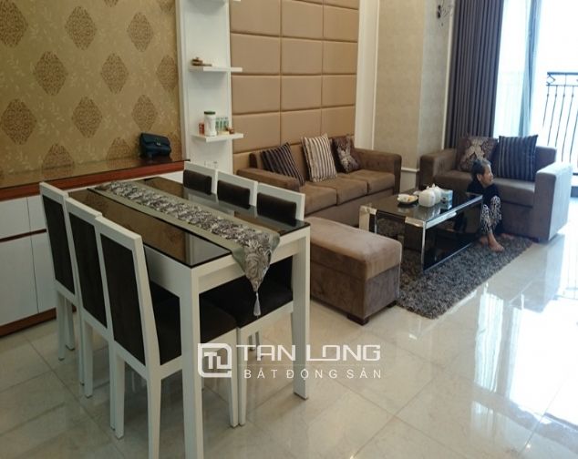 Cho thuê căn hộ tầng cao, 2 phòng ngủ ở Tòa R1 Vinhomes Royal City, quận Thanh Xuân