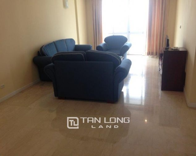 Cho thuê căn hộ tầng cao 4 phòng ngủ, đủ đồ tại P2 Ciputra, quận Tây Hồ