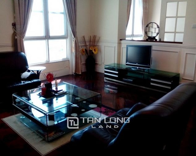 Cho thuê căn hộ tòa nhà The Manor, 193m2, 3 phòng ngủ, đủ đồ