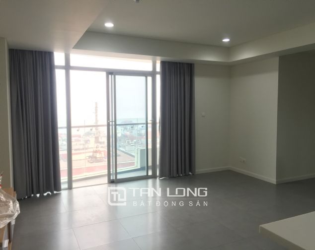 Cho thuê căn hộ View đẹp, trực diện hồ Tây, diện tích 121m2.