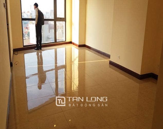 Cho thuê chung cư 164m2, 3 phòng ngủ tòa R2 Vinhomes Royal City