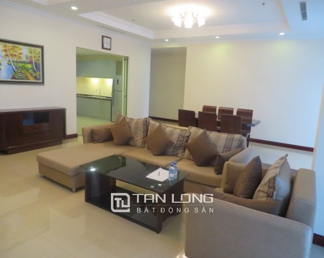 Cho thuê chung cư 181m2 tòa R2 Vinhomes Royal City, quận Thanh Xuân
