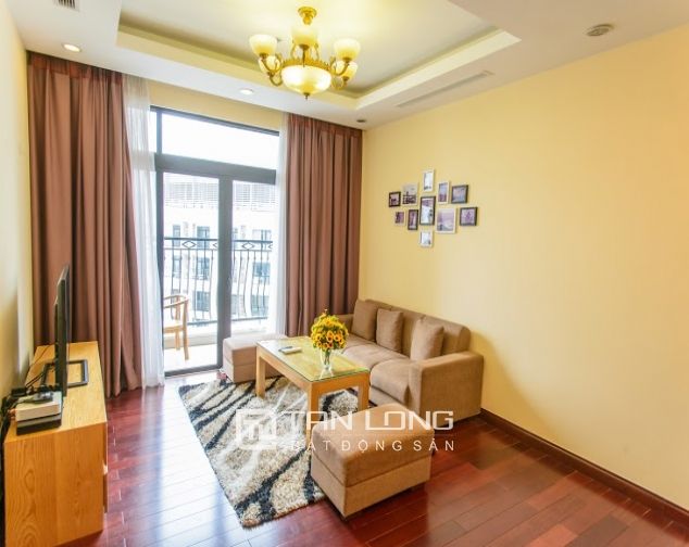 Cho thuê chung cư 2 phòng ngủ tại tòa R1 Vinhomes Royal City, quận Thanh Xuân