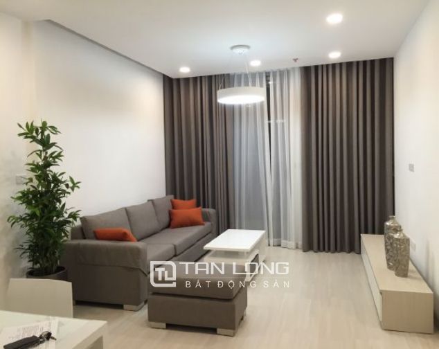Cho thuê chung cư 2 phòng ngủ tại Vinhomes Nguyễn Chí Thanh, quận Đống Đa