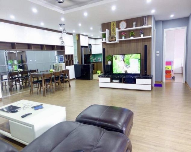 Cho thuê chung cư 25 Lạc Trung, 150m2 3PN full nội thất nhà đẹp rộng rãi