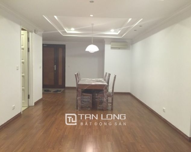 Cho thuê gấp căn hộ 3 phòng ngủ tầng cao tòa E5 – Ciputra, Tây Hồ, Hà Nội