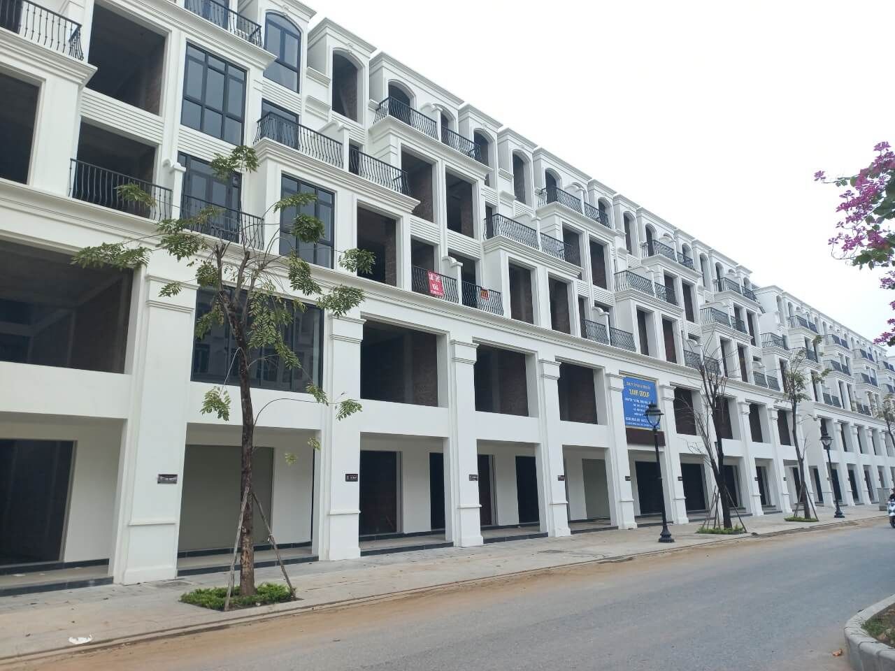 Chuyển nhượng nhà liền kề 90m2 Thịnh Vượng Hinode Royal Park, hướng Tây Nam, giá ưu đãi