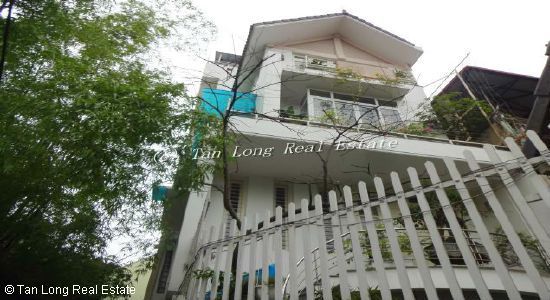 Cho thuê nhà 120m2,  Lạc Long Quân, quận Tây Hồ