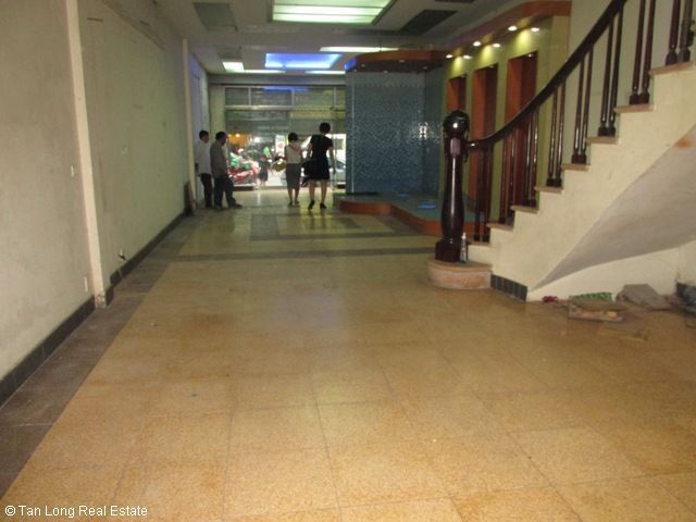 Cho thuê nhà 140m2 x 4.5 tầng tại Trung Hòa, quận Cầu Giấy
