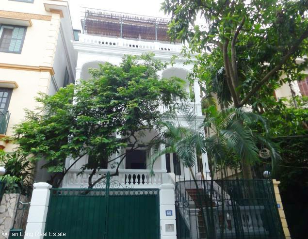 Cho thuê nhà 150m2 x 3.5 tầng tại Xóm Chùa, quận Tây Hồ