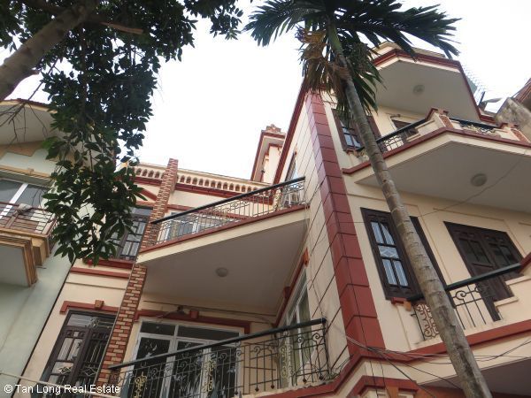Cho thuê nhà 200m2, có bể bơi tại Ngọc Thụy, quận Long Biên