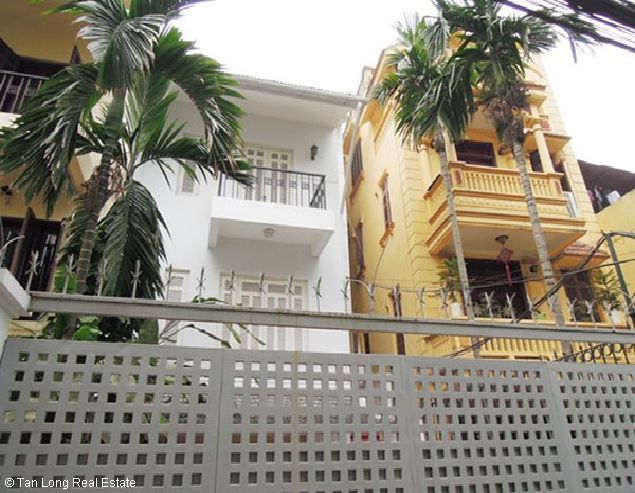 Cho thuê nhà 240m2 tại Đặng Thai Mai, quận Tây Hồ