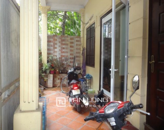 Cho thuê nhà 4 phòng ngủ đủ tiện nghi đường Đặng Thai Mai, quận Tây Hồ, Hà Nội