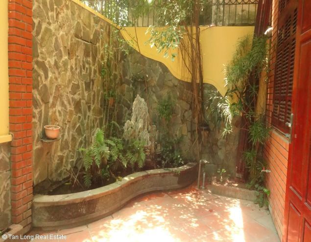 Cho thuê nhà 4 tầng đường Đặng Thai Mai, quận Tây Hồ, Hà Nội