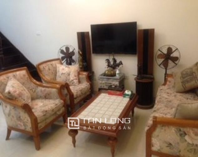 Cho thuê nhà 4 tầng tại Vĩnh Phúc, Q. Ba Đình, Hà Nội.