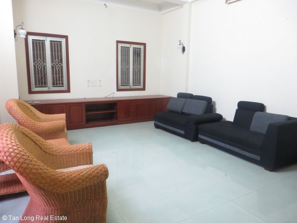 Cho thuê nhà 40m2 x 4 tầng trên đường Hai Bà Trưng, quận Hoàn Kiếm