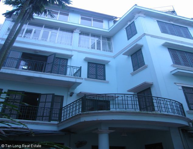 Cho thuê nhà 4.5 tầng, 5 phòng ngủ tại Xóm Chùa, Đặng Thai Mai