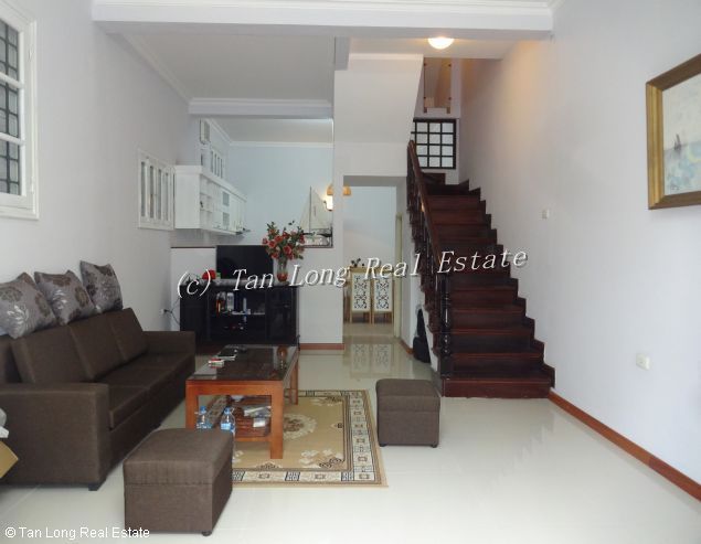 Cho thuê nhà 4.5 tầng tại Võng Thị, quận Tây Hồ