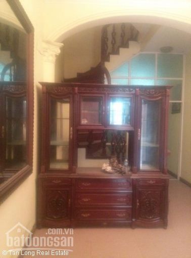 Cho thuê nhà 5 phòng ngủ tại đường Hoàng Ngân, quận Cầu Giấy, Hà Nội