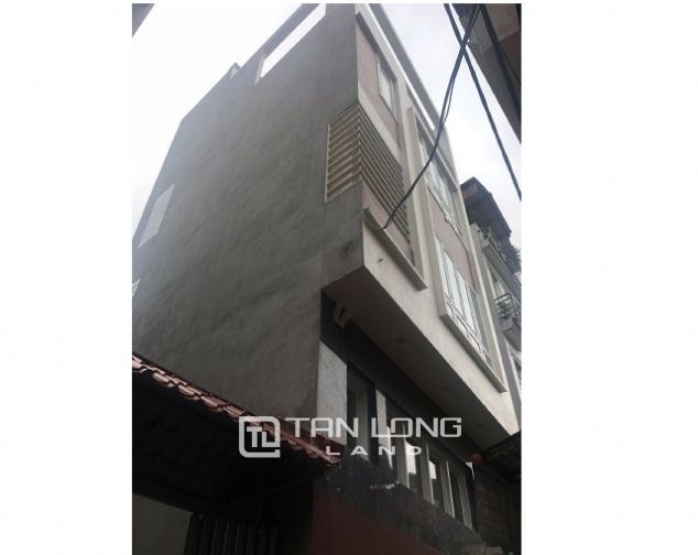 Cho thuê nhà 5 tầng, 5 phòng ngủ tại Lạc Long Quân, quận Tây Hồ