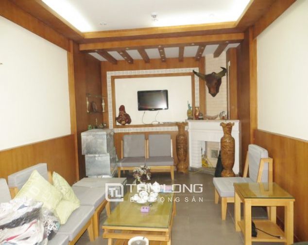 Cho thuê nhà 5 tầng có thang máy trên phố Nguyễn Du, Hai Bà Trưng