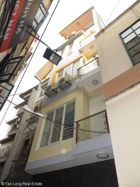 Cho thuê nhà 5 tầng phố Trần Duy Hưng, quận Cầu Giấy, Hà Nội