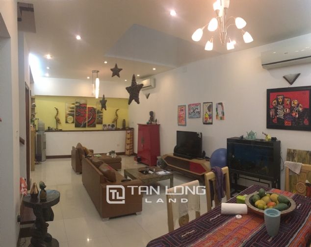 Cho thuê nhà 5 tầng tại đường Tây Hồ, quận Tây Hồ