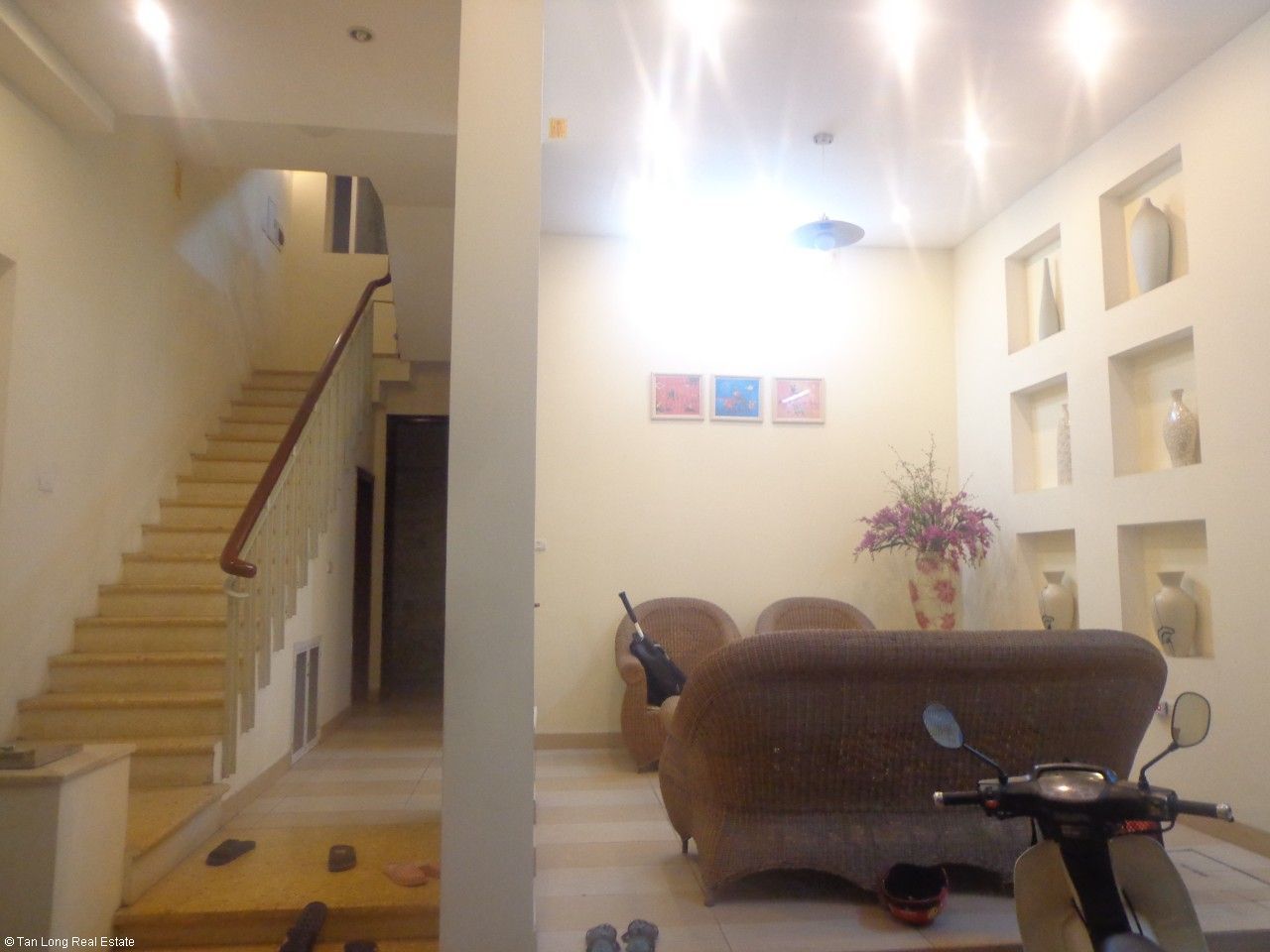 Cho thuê nhà 60m2 x 5 tầng trên phố Lê Thanh Nghị, quận Hai Bà Trưng