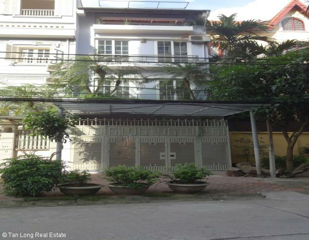 Cho thuê nhà 70m2 x 4 tầng đường Âu Cơ