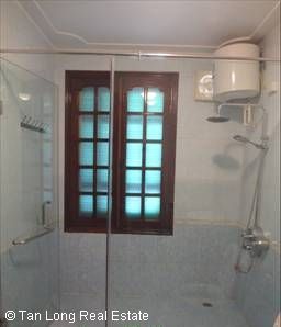 Cho thuê nhà Đặng Thai Mai, 250m2*3 tầng, 2100$/ tháng.
