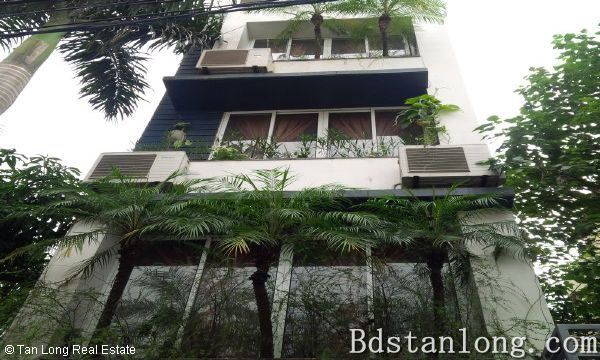 Cho thuê nhà đẹp, giá rẻ ở đường Đặng Thai Mai, quận Tây Hồ.