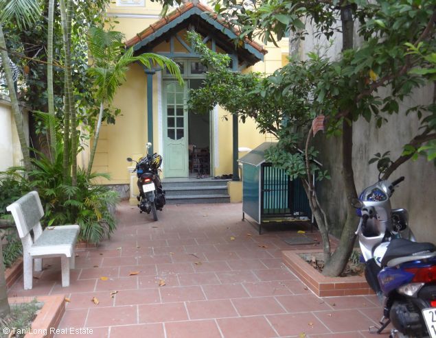 Cho thuê nhà kiểu biệt thự 350m2 tại Thụy Khuê, quận Tây Hồ