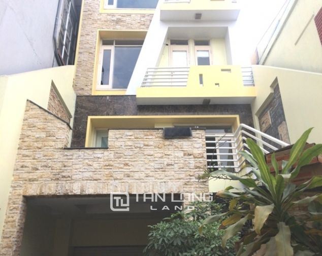 Cho thuê nhà mặt phố Xuân Diệu 300m2 5 tầng có gara tầng hầm giá 3300 USD.tháng