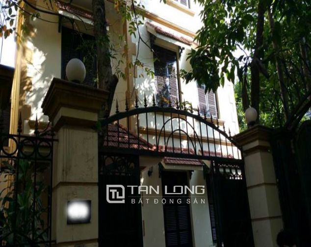 Cho thuê nhà riêng hướng Đông Nam, 4 phòng ngủ tại Hoàng Hoa Thám
