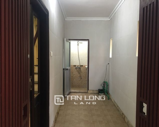 Cho thuê nhà tại Âu Cơ, diện tích 40m2 x 2 tầng, 1 phòng ngủ