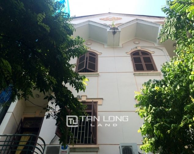 Cho thuê nhà tại Xuân Diệu, Tây Hồ có diện tích 100m2, 5 phòng ngủ