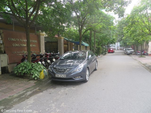 Cho thuê nhà thiết kế kiểu biệt thự tại Làng QuốcTế Thăng Long