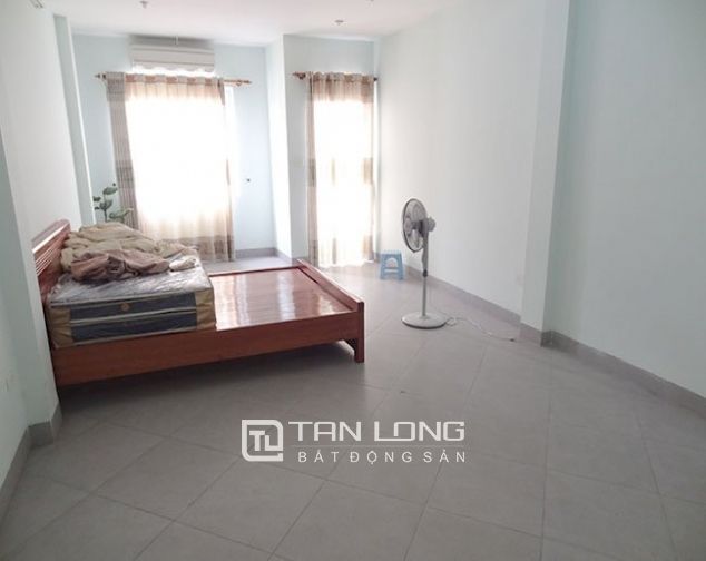 Cho thuê nhà vừa ở vừa làm văn phòng Âu Cơ, Tây Hồ, Hà Nội.