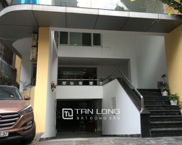 Cho thuê tòa nhà 200 m2 Tô Ngọc Vân, Tây Hồ, Hà Nội