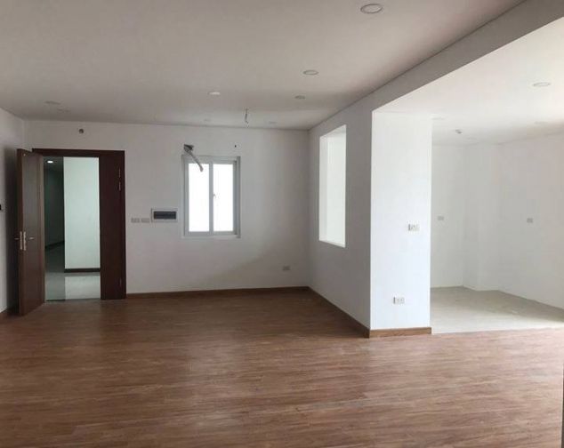 Chung cư 130m2, 3 phòng ngủ bán tại khu Ngoại Giao Đoàn