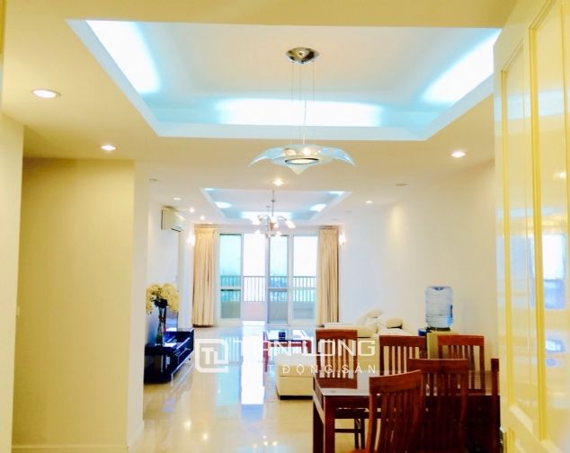 Chung cư 145m2, 3 phòng ngủ cho thuê tại P1 Ciputra, quận Tây Hồ