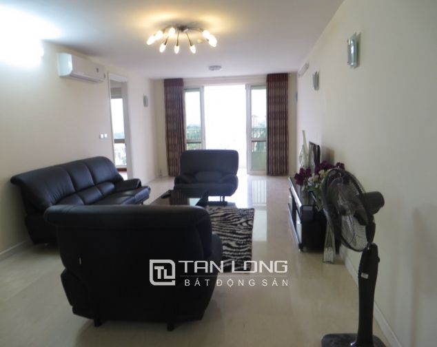 Chung cư 145m2, hướng Tây Bắc, 5.5 tỷ bán tại P1 Ciputra, quận Tây Hồ