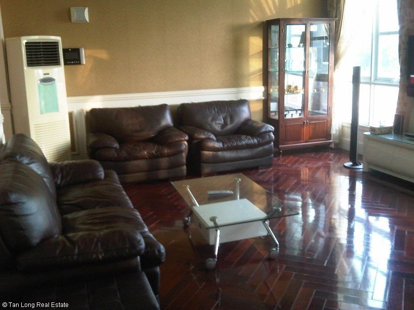 Chung cư 192m2, 3 phòng ngủ cho thuê tại The Manor