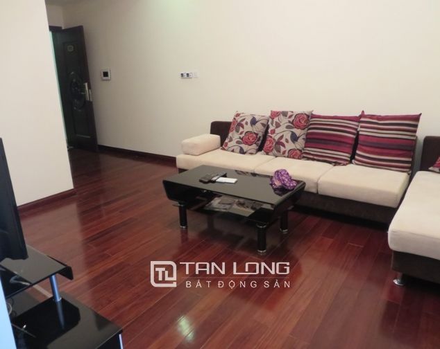 Chung cư 2 phòng ngủ, đủ đồ cho thuê tại tòa R1 Vinhomes Royal City
