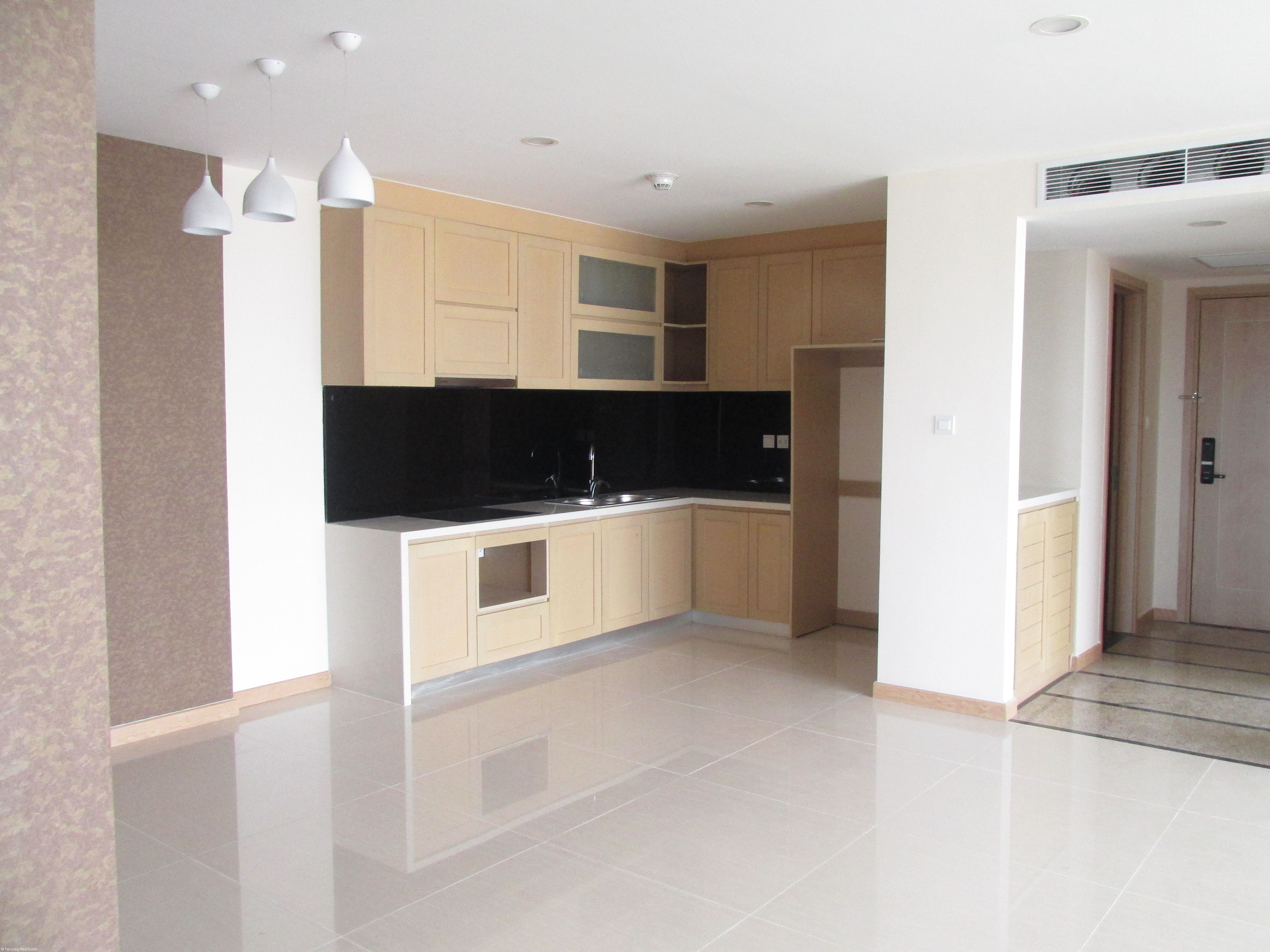 Chung cư 3 phòng ngủ, 120m2 cho thuê tại Thăng Long Number One, quận Cầu Giấy